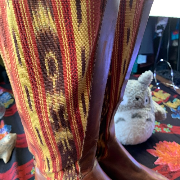 Brown Reef Pattern Boots - Picture 2 of 5